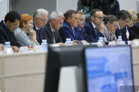 Глава городского округа Красноуральск Вячеслав Грибов принял участие в двухдневном совещании временно исполняющего обязанности Губернатора Свердловской области Е.В. Куйвашева с главами муниципальных образований, расположенных на территории Свердловской области.